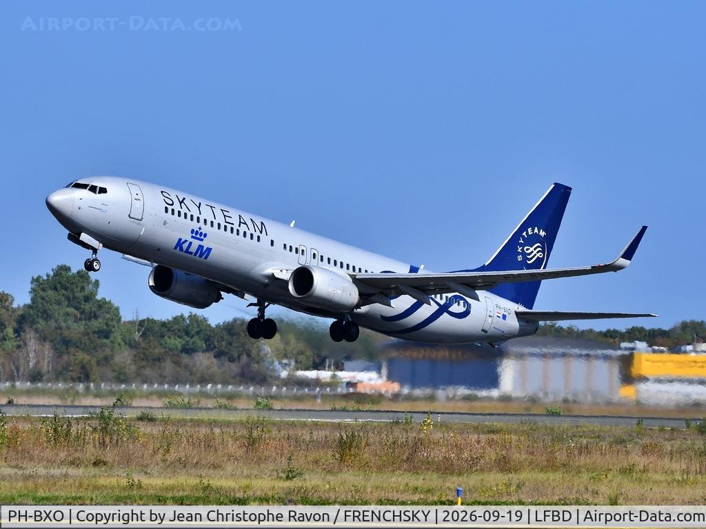 Aircraft PH-BXO, 2001 Boeing 737-9K2, c/n 29599 l/n 866, Bordeaux (BOD) Amsterdam (AMS) KL1442 (SkyTeam Livery), at LFBD, photo by Jean Christophe Ravon / FRENCHSKY