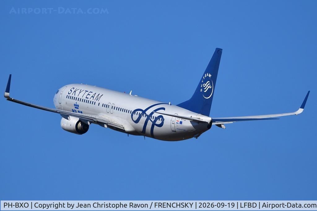 Aircraft PH-BXO, 2001 Boeing 737-9K2, c/n 29599 l/n 866, Bordeaux (BOD) Amsterdam (AMS) KL1442 (SkyTeam Livery), at LFBD, photo by Jean Christophe Ravon / FRENCHSKY