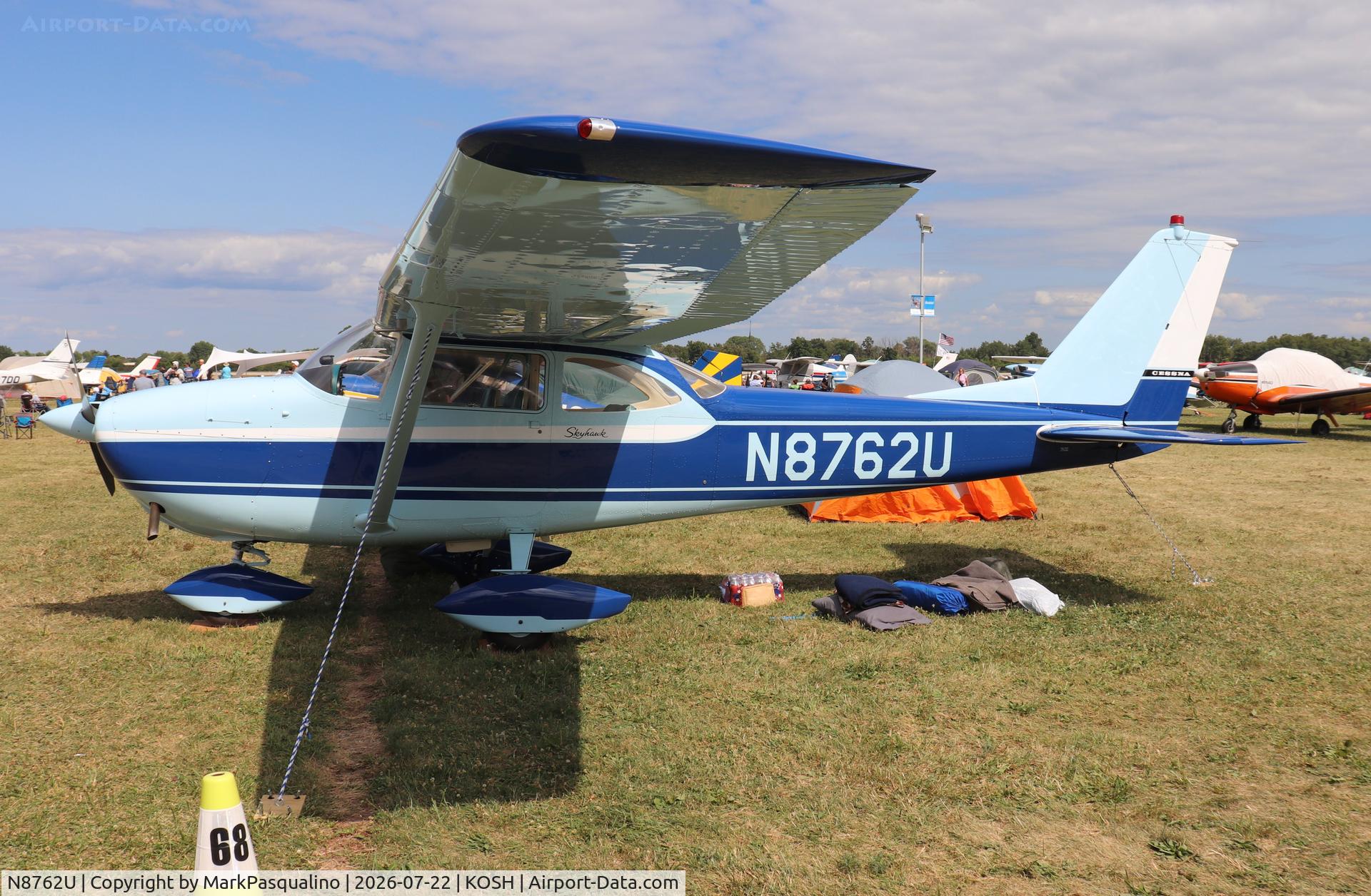 Aircraft N8762U, 1965 Cessna 172F, c/n 17252666, Cessna 172F, at KOSH, photo by MarkPasqualino