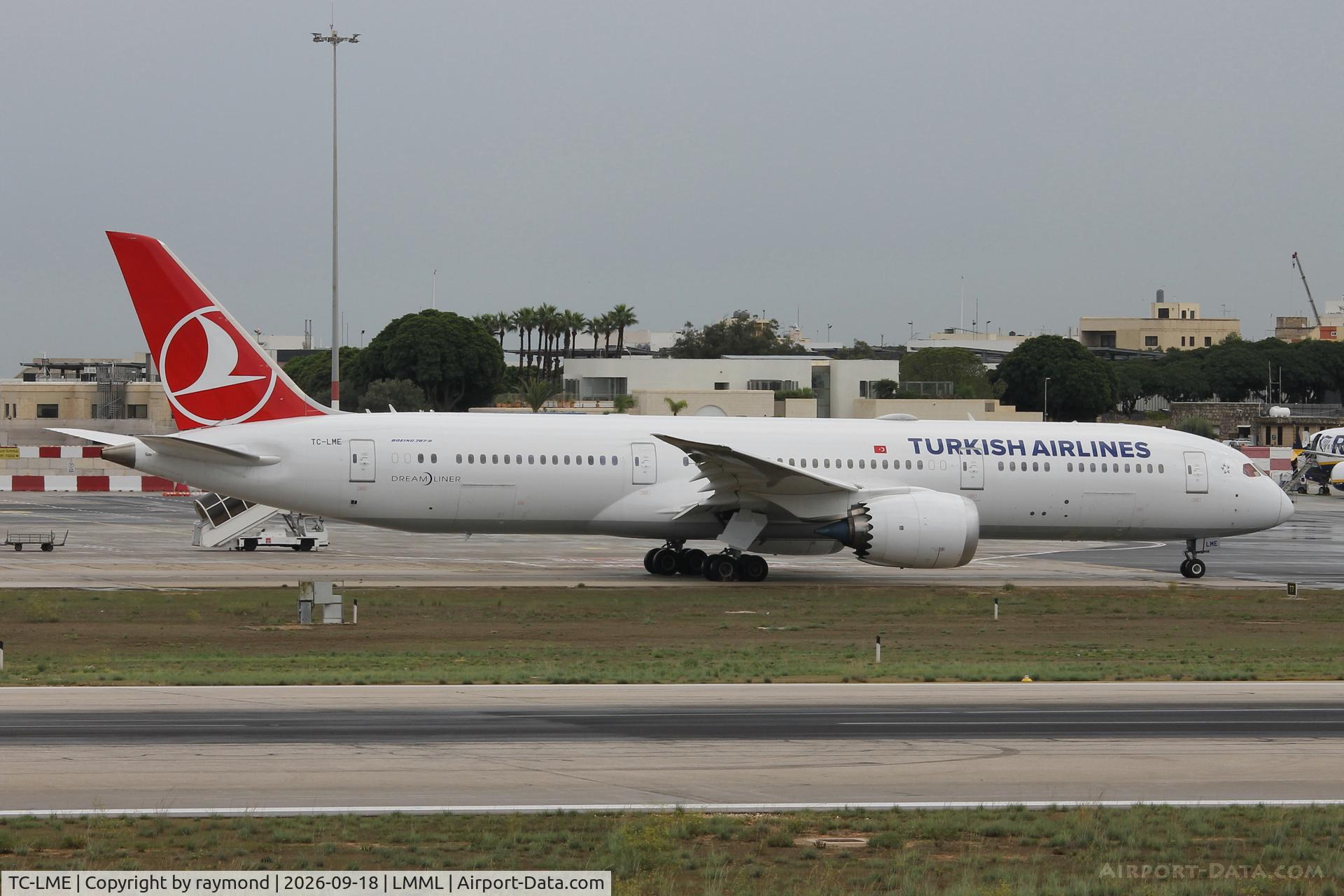 Aircraft TC-LME, Boeing 787-9 Dreamliner Dreamliner, c/n 68883, Boeing 787-9 Dreamliner reg TC-LME of Turkish Airlines taxiing out for departure from Malta., at LMML, photo by raymond