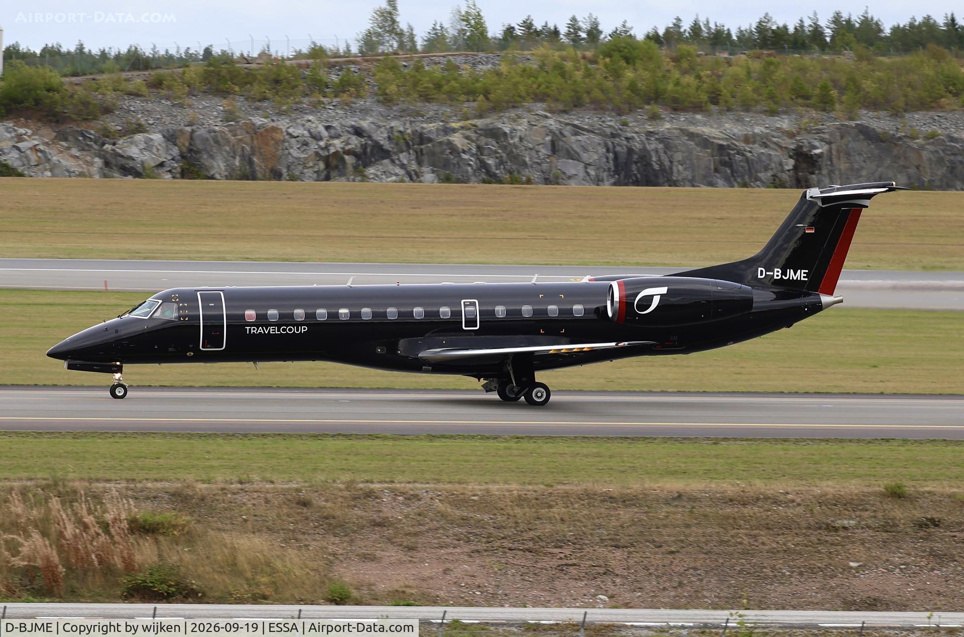 Aircraft D-BJME, 1999 Embraer ERJ-135ER (EMB-135ER), c/n 145198, Twy W, at ESSA, photo by wijken