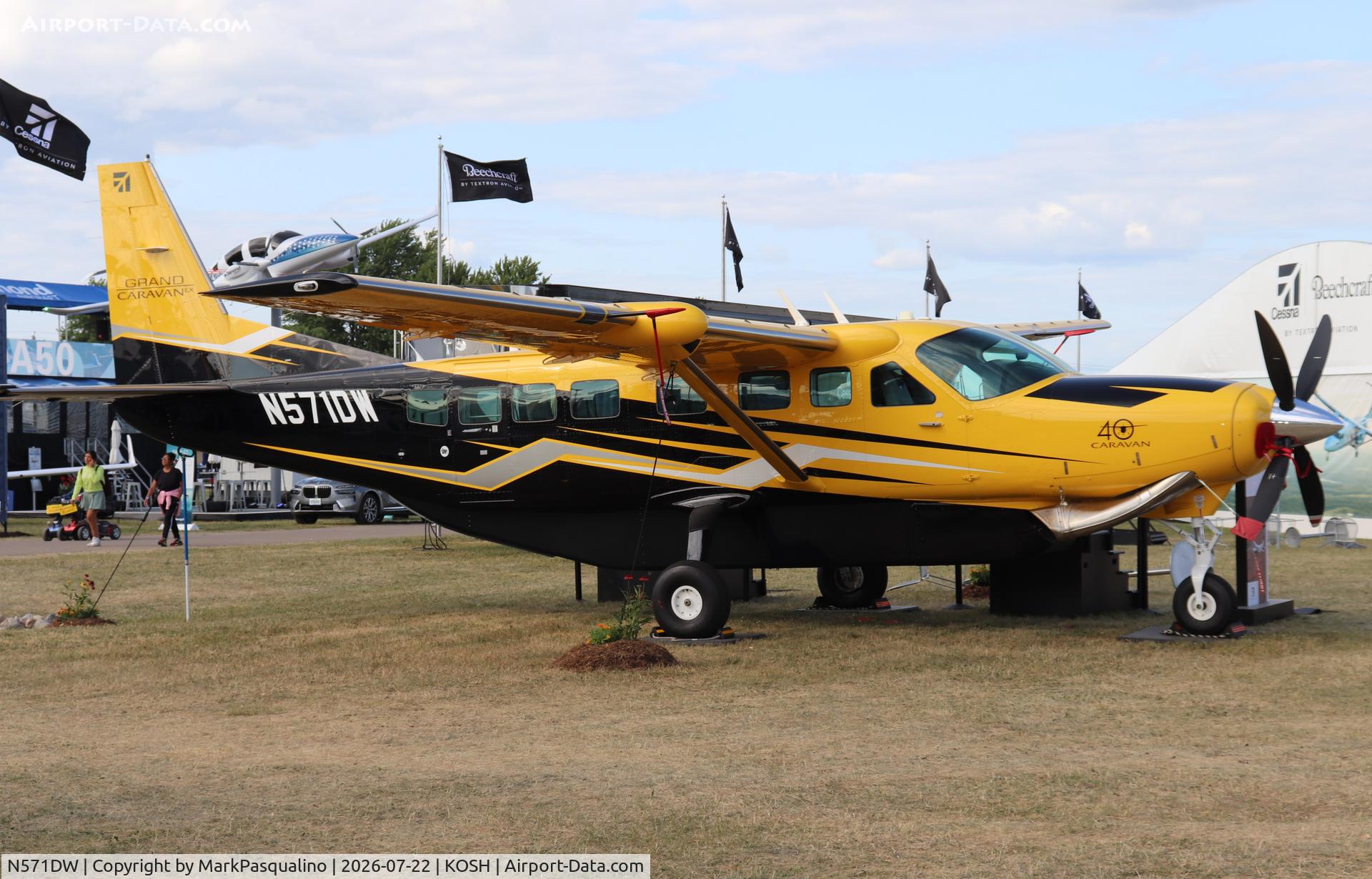 Aircraft N571DW, 2025 Cessna 208B, c/n 208B5878, Cessna 208B, at KOSH, photo by MarkPasqualino