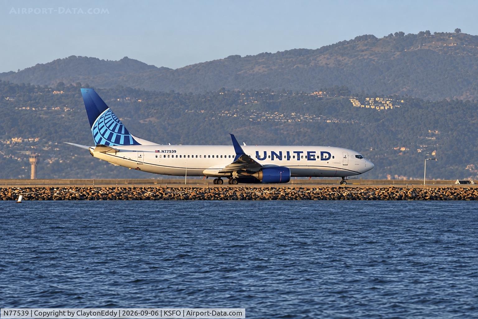 Aircraft N77539, 2017 Boeing 737-800, c/n 63642 l/n 6522, SFO 2026, at KSFO, photo by ClaytonEddy