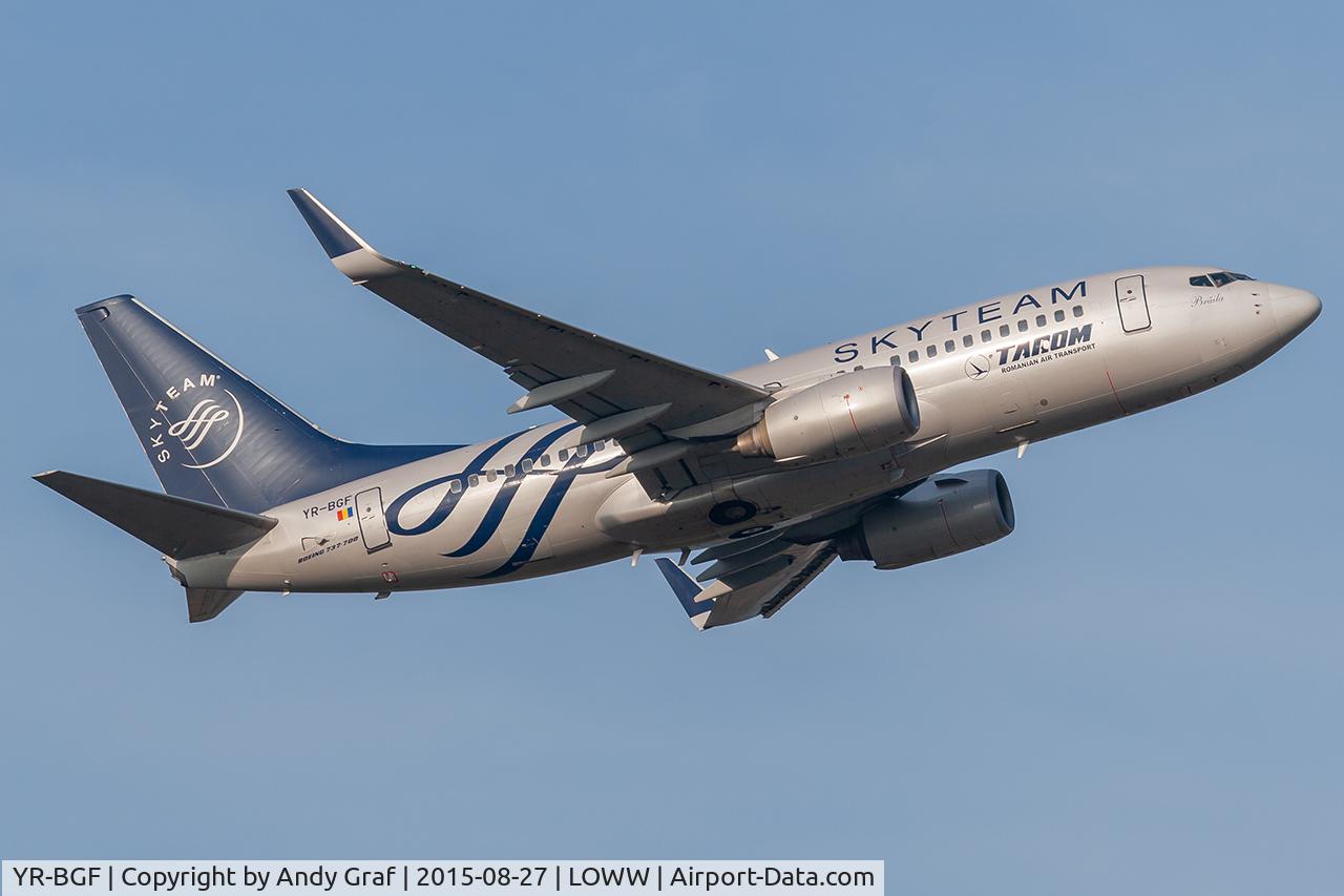 Aircraft YR-BGF, 2001 Boeing 737-78J, c/n 28440 l/n 795, Tarom 737-700, at LOWW, photo by Andy Graf