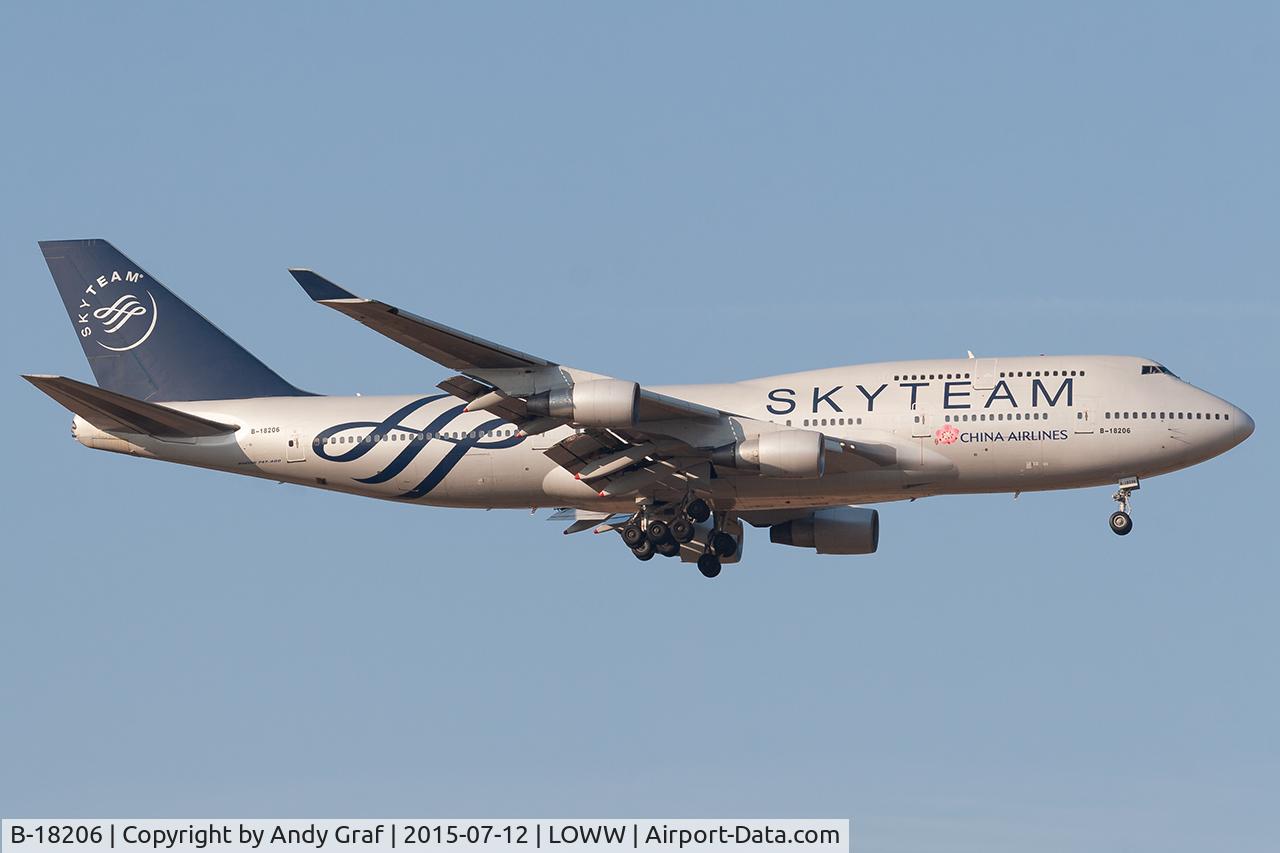 Aircraft B-18206, 1998 Boeing 747-409, c/n 29030 l/n 1145, China Airways 747-400, at LOWW, photo by Andy Graf