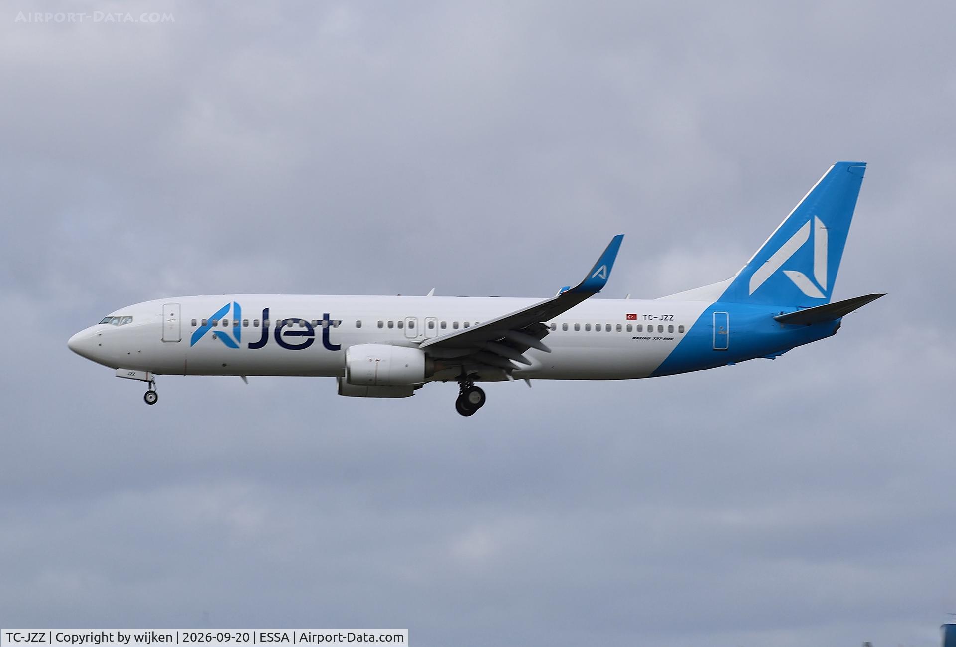 Aircraft TC-JZZ, 2018 Boeing 737-8KV, c/n 60176 l/n 6936, Rwy 19L, at ESSA, photo by wijken