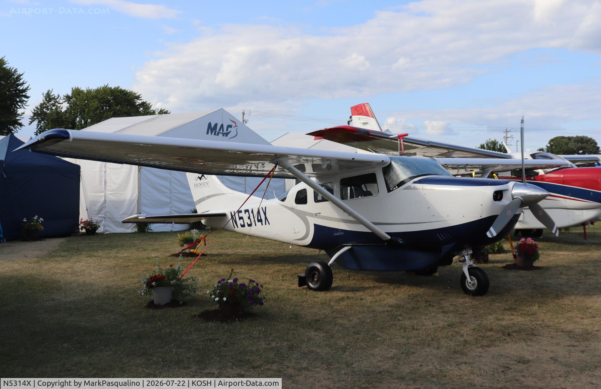 Aircraft N5314X, 1980 Cessna TU206G Turbo Stationair, c/n U20605633, Cessna TU206G, at KOSH, photo by MarkPasqualino