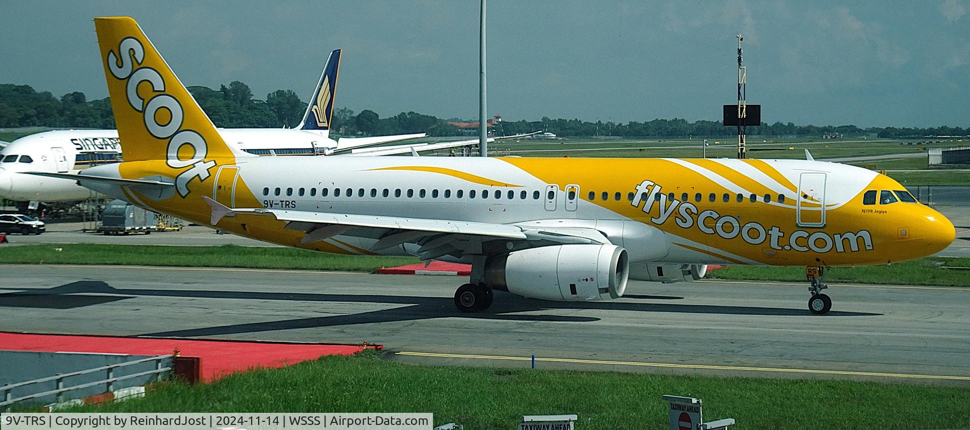 Aircraft 9V-TRS, 2012 Airbus A320-232, c/n 5335, In Scoot colors at Singapore-Changi, at WSSS, photo by ReinhardJost