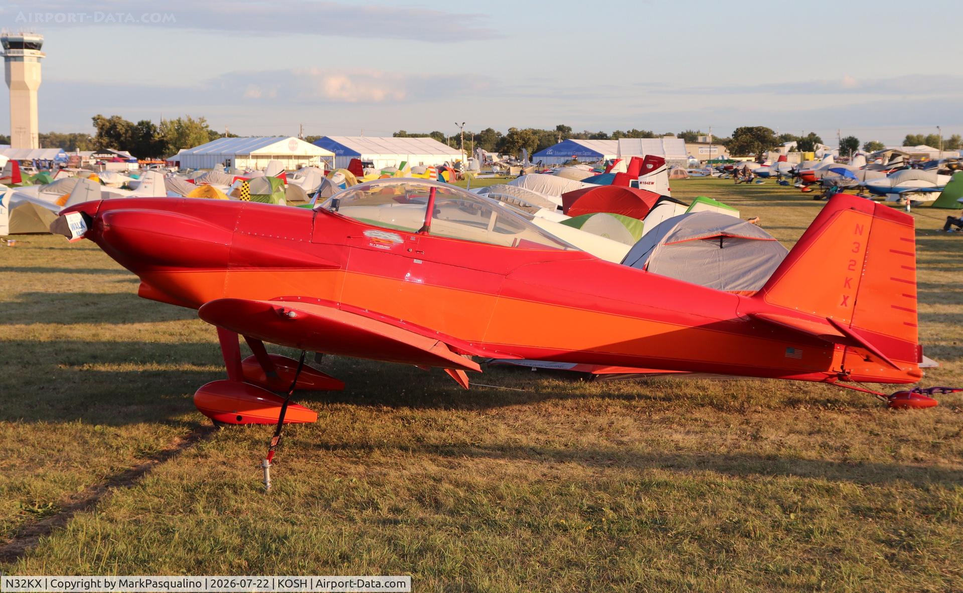 Aircraft N32KX, Vans RV-4, c/n 476, Vans RV-4, at KOSH, photo by MarkPasqualino