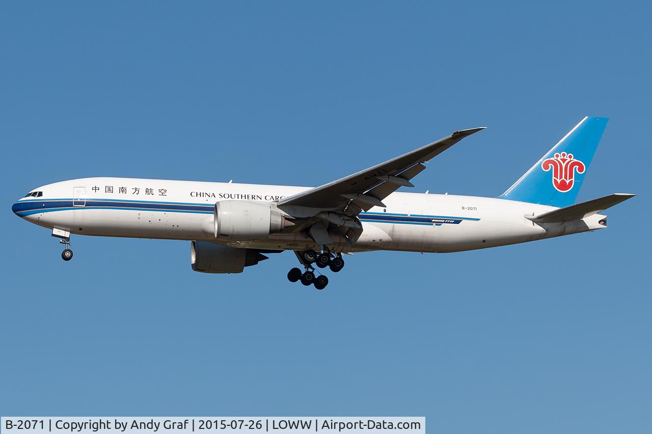 Aircraft B-2071, 2009 Boeing 777-F1B, c/n 37309 l/n 670, China Southern Cargo 777-200, at LOWW, photo by Andy Graf