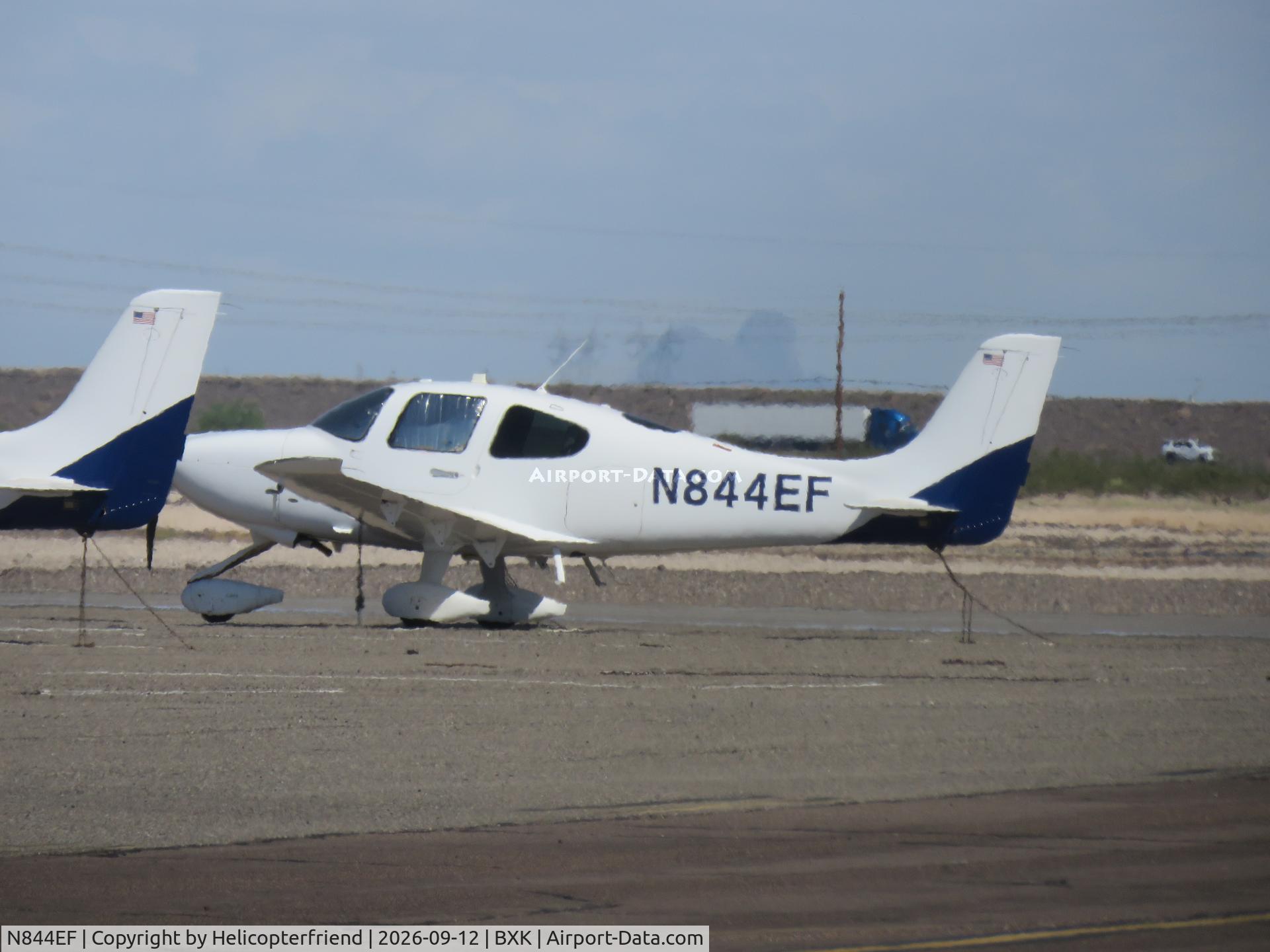 Aircraft N844EF, 2018 Cirrus Design Corp SR20, c/n 2403, Parked, at BXK, photo by Helicopterfriend