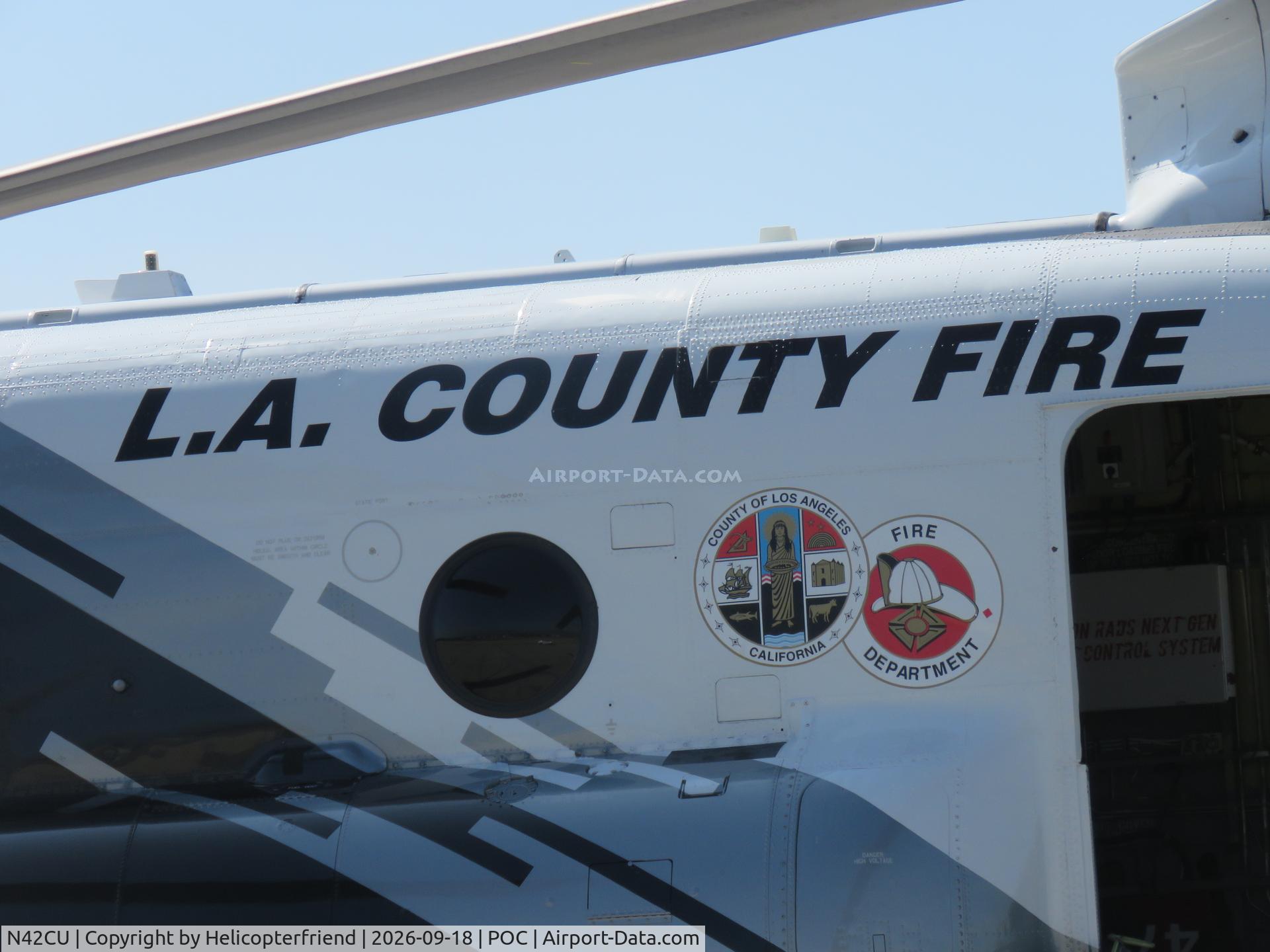 Aircraft N42CU, 1992 Boeing Vertol CH-47D Chinook, c/n M.3419, Working with LACO Fire, at POC, photo by Helicopterfriend