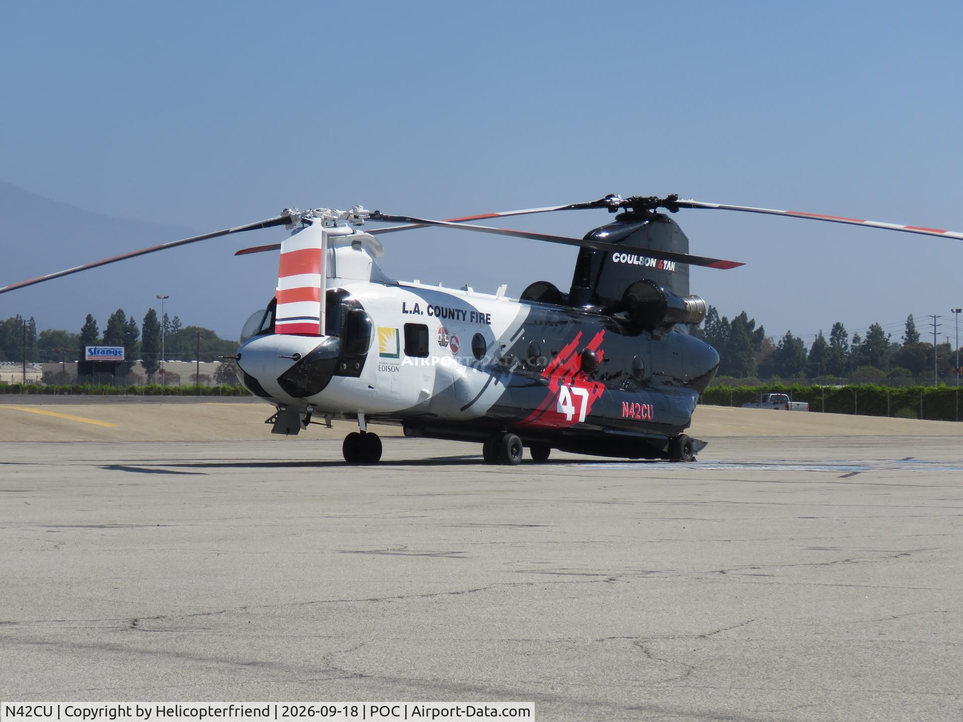 Aircraft N42CU, 1992 Boeing Vertol CH-47D Chinook, c/n M.3419, Waiting call out, at POC, photo by Helicopterfriend