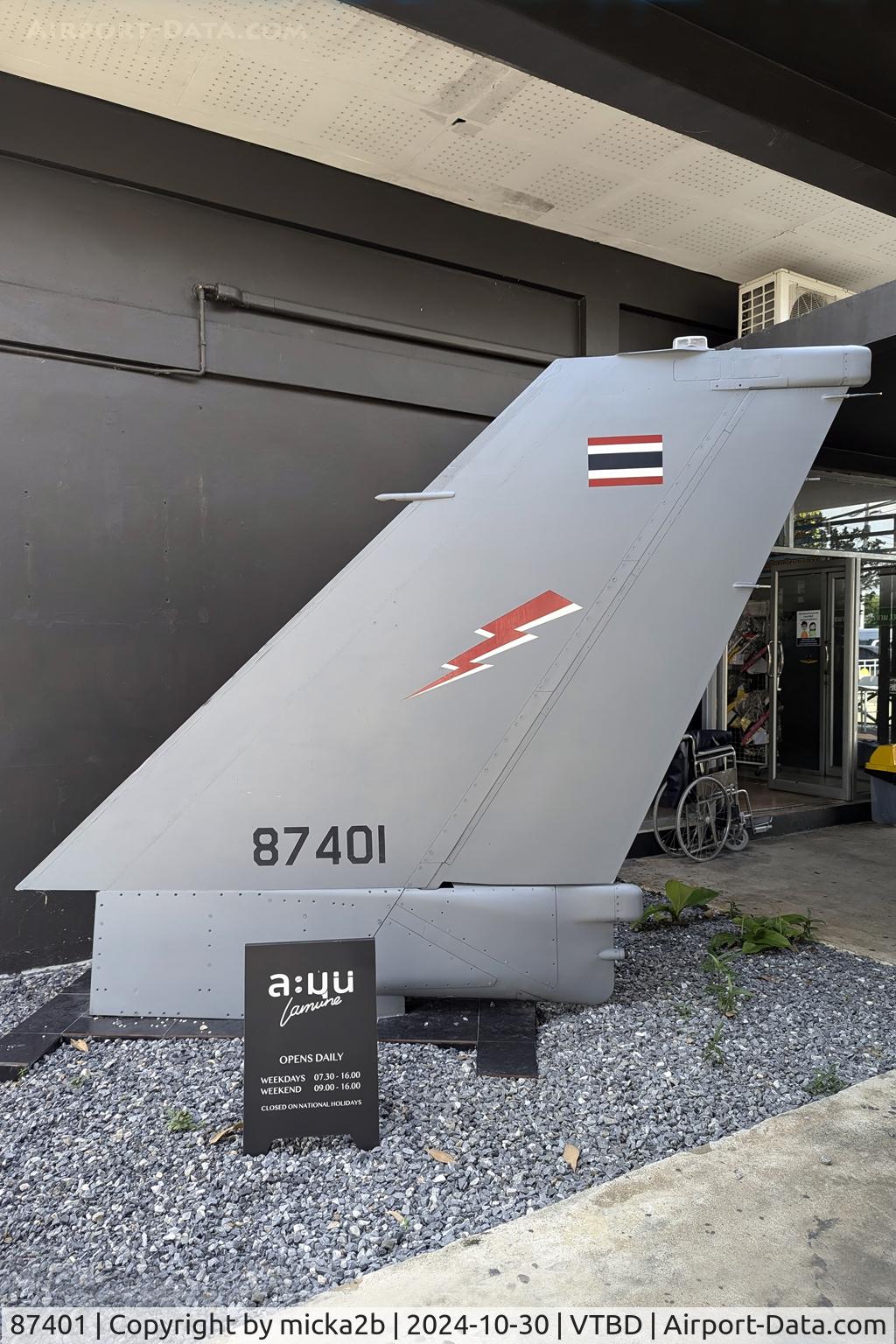 Aircraft 87401, General Dynamics F-16B Block 15Z OCU, c/n 87-0401, Preserved, at VTBD, photo by micka2b