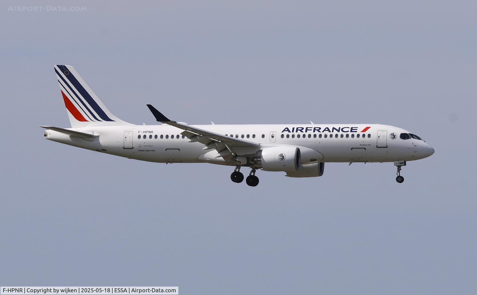 Aircraft F-HPNR, 2025 AIRBUS CANADA LIMITED PARTNERSHIP A220-371, c/n 55346, Rwy 01L, at ESSA, photo by wijken