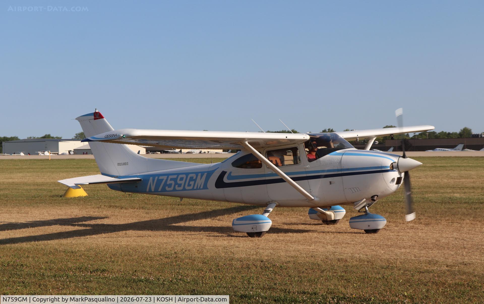 Aircraft N759GM, 1977 Cessna 182Q Skylane, c/n 18265983, Cessna 182Q, at KOSH, photo by MarkPasqualino