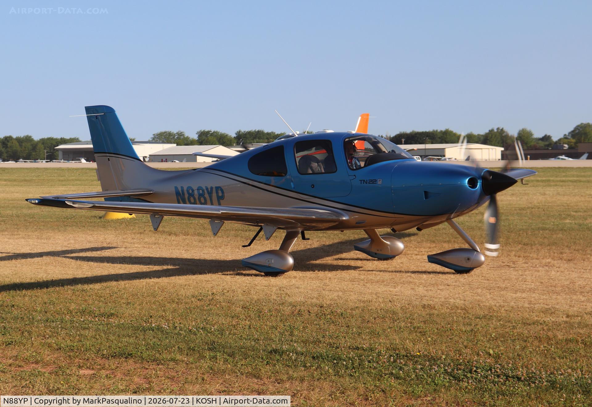 Aircraft N88YP, 2007 Cirrus SR22 G3 GTSX Turbo, c/n 2584, Cirrus SR22 G3 GTSX, at KOSH, photo by MarkPasqualino
