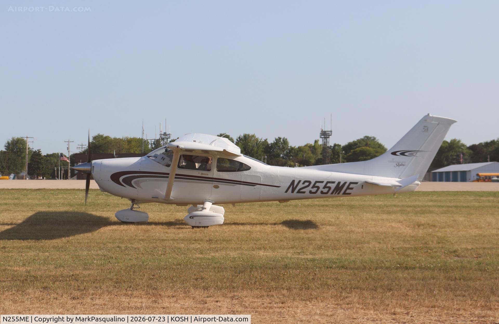 Aircraft N255ME, 2000 Cessna 182S Skylane, c/n 18280765, Cessna 182S, at KOSH, photo by MarkPasqualino