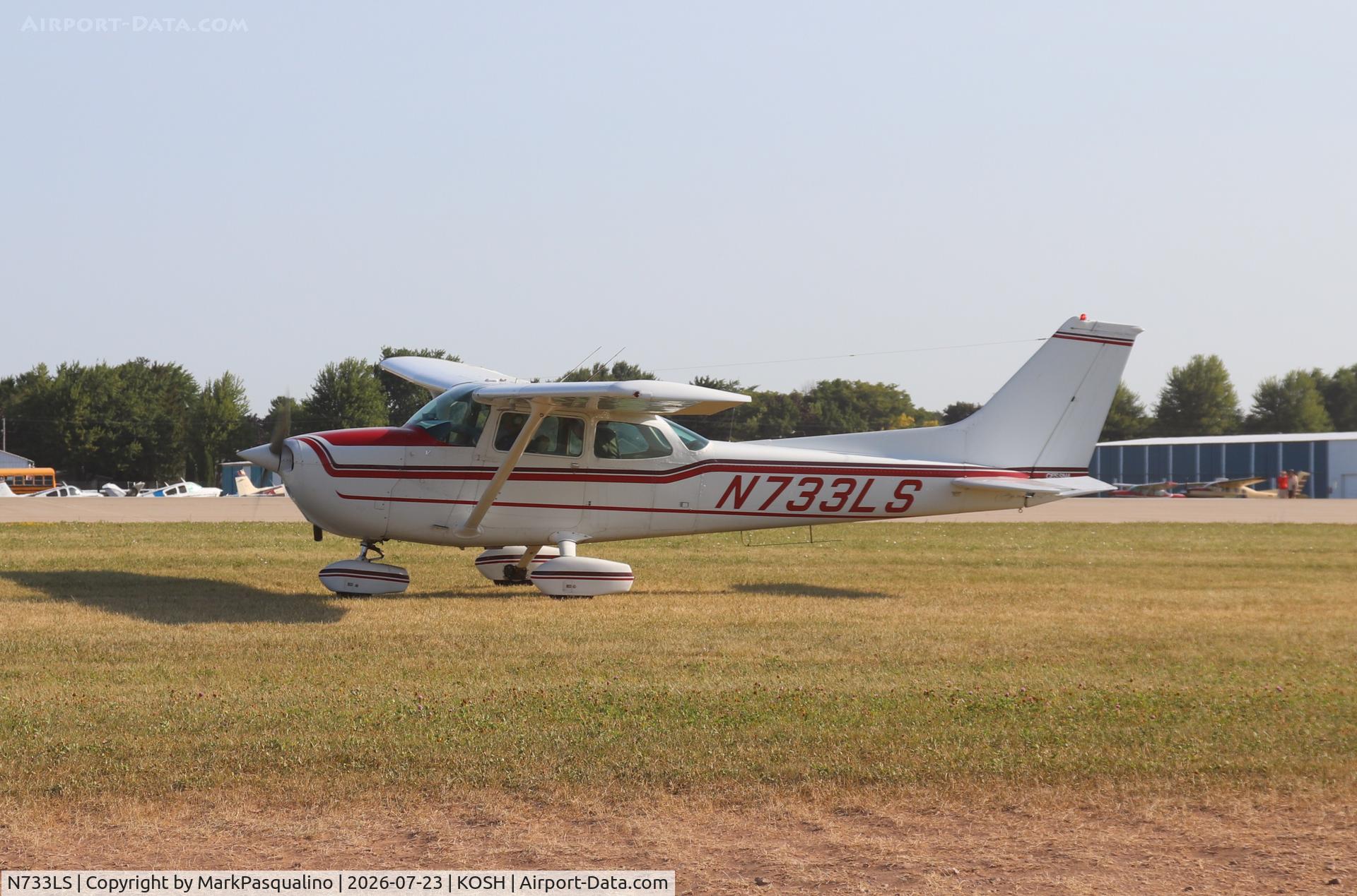 Aircraft N733LS, 1976 Cessna 172N, c/n 17268380, Cessna 172N, at KOSH, photo by MarkPasqualino