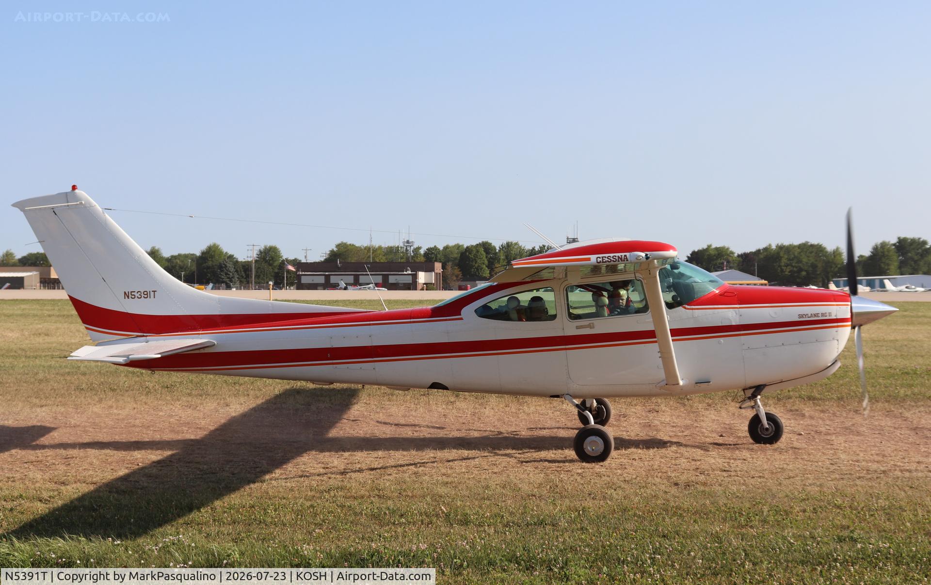 Aircraft N5391T, Cessna R182 Skylane RG, c/n R18201862, Cessna R182, at KOSH, photo by MarkPasqualino