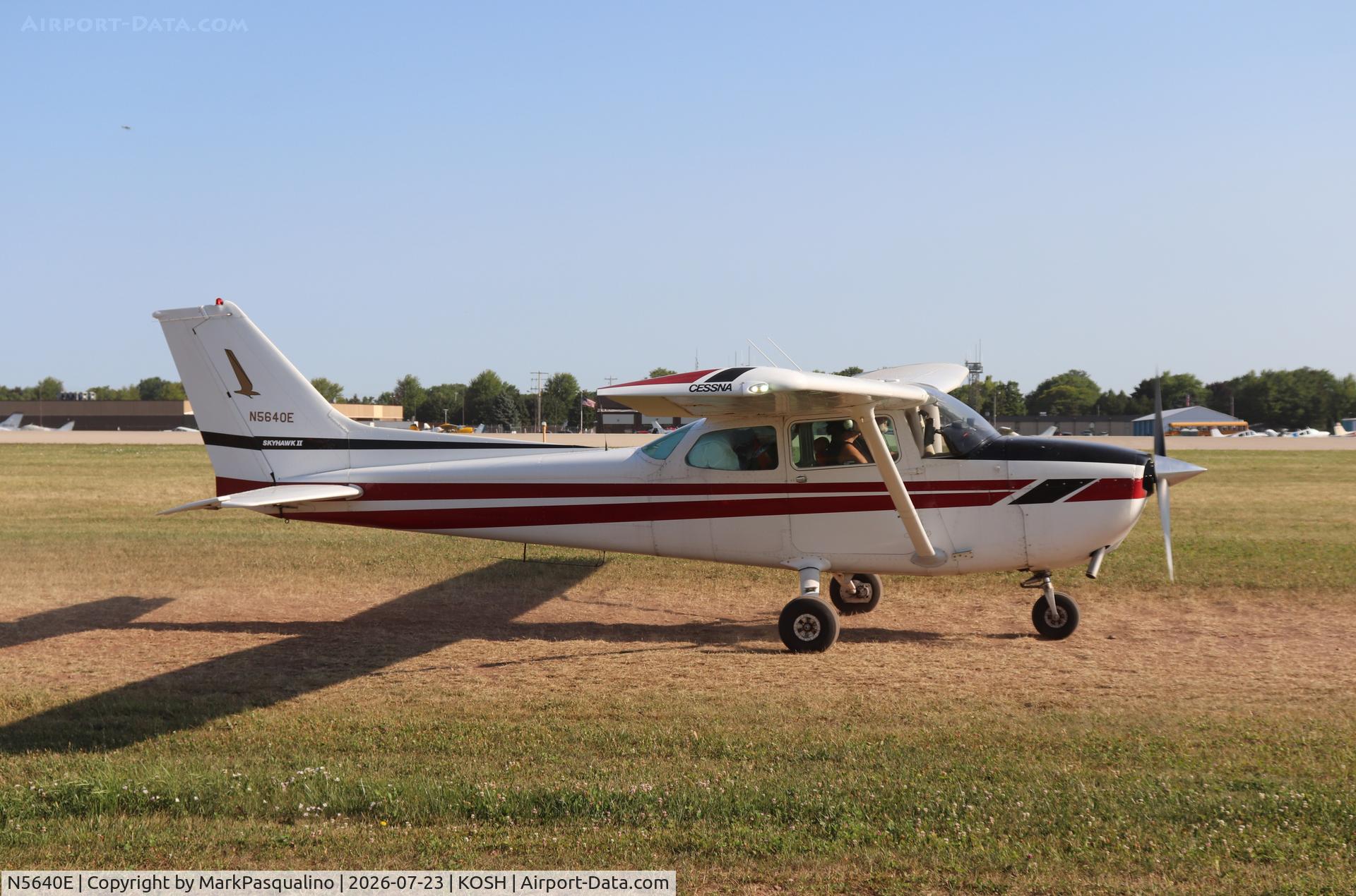 Aircraft N5640E, 1978 Cessna 172N, c/n 17271909, Cessna 172N, at KOSH, photo by MarkPasqualino