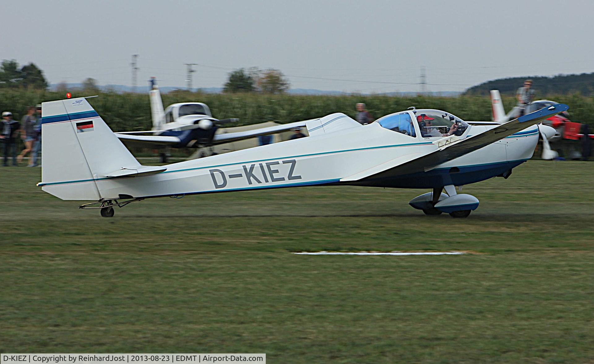 Aircraft D-KIEZ, Scheibe SF-25C Rotax Falke, c/n 44639, Landing with speed brakes set at Tannkosh 2013, at EDMT, photo by ReinhardJost