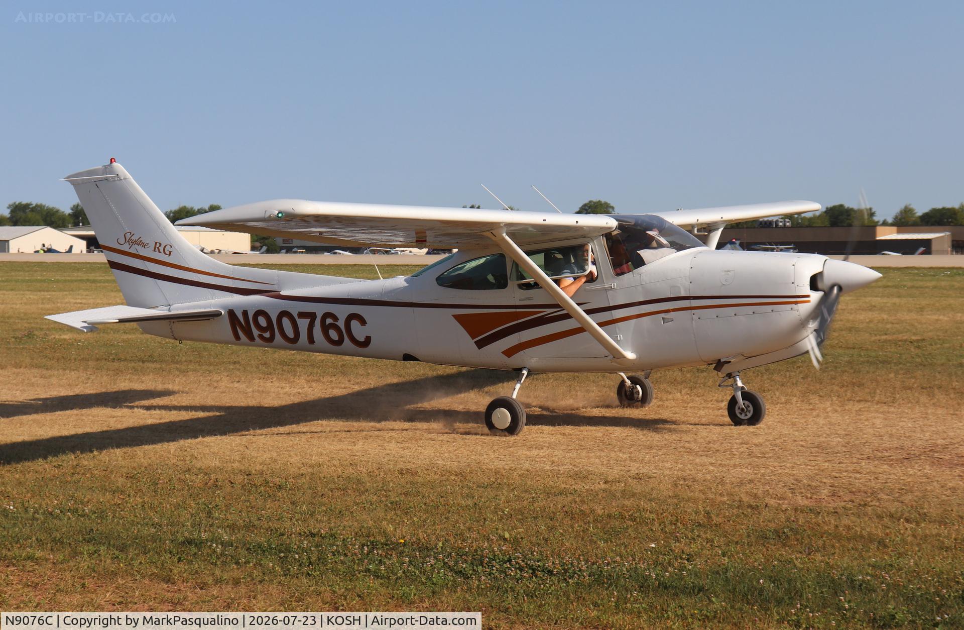 Aircraft N9076C, 1978 Cessna R182 Skylane RG, c/n R18200387, Cessna R182, at KOSH, photo by MarkPasqualino
