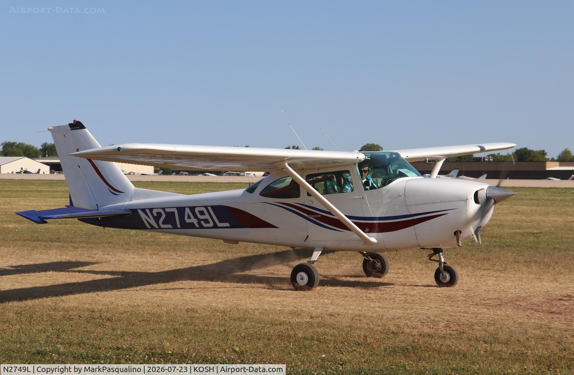 Aircraft N2749L, 1967 Cessna 172H, c/n 17255949, Cessna 172H, at KOSH, photo by MarkPasqualino
