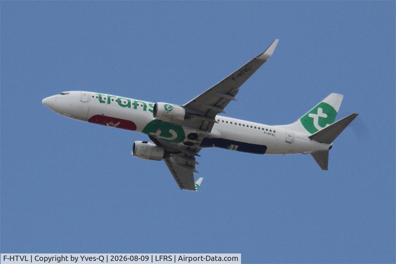 Aircraft F-HTVL, 2008 Boeing 737-8Q8, c/n 35276, Boeing 737-8Q8, Climbing from rwy 03, Nantes-Atlantique airport (LFRS-NTE), at LFRS, photo by Yves-Q