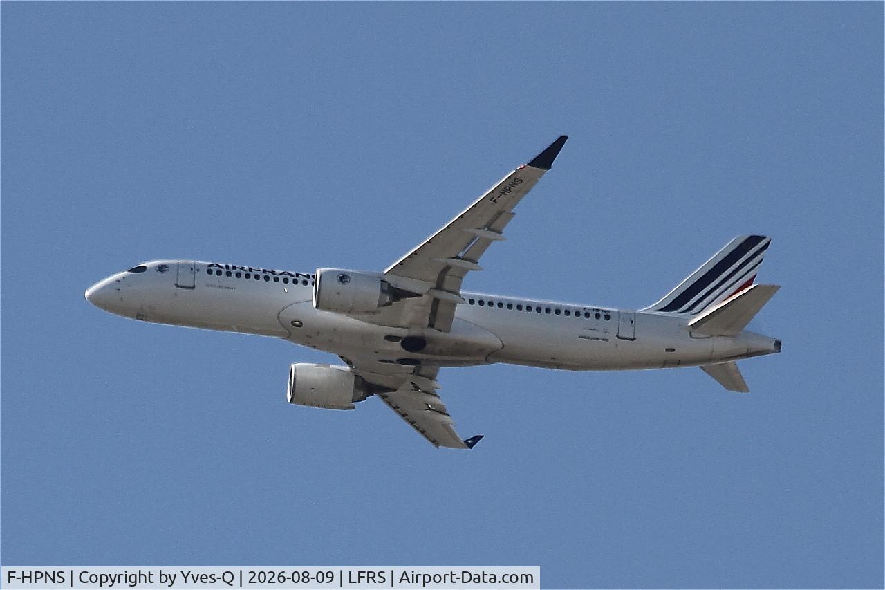 Aircraft F-HPNS, 2025 Airbus A220-300, c/n 55353, Airbus A220-300, Climbing from rwy 03, Nantes-Atlantique airport (LFRS-NTE), at LFRS, photo by Yves-Q