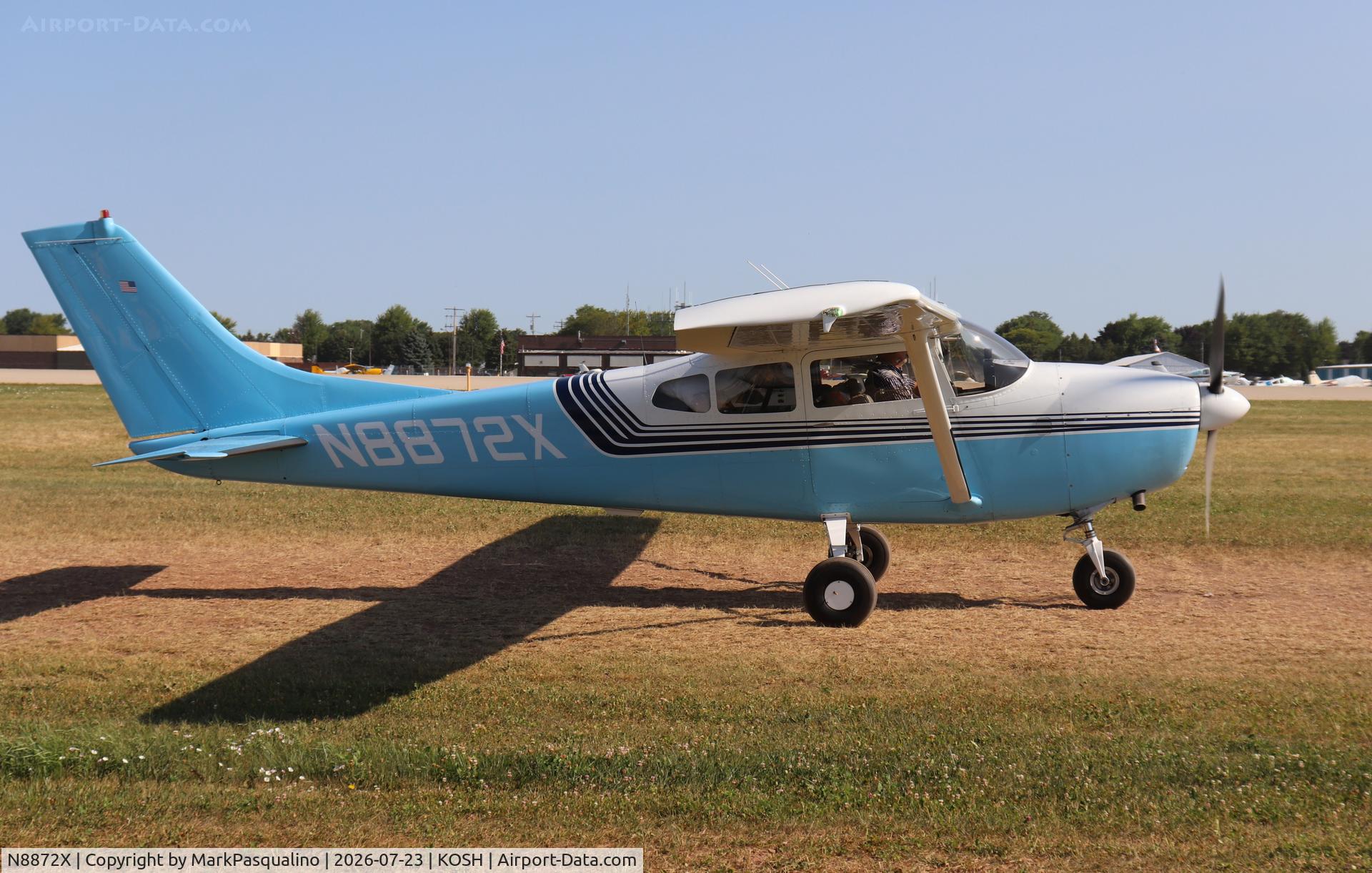Aircraft N8872X, 1961 Cessna 182D Skylane, c/n 18253272, Cessna 182D, at KOSH, photo by MarkPasqualino