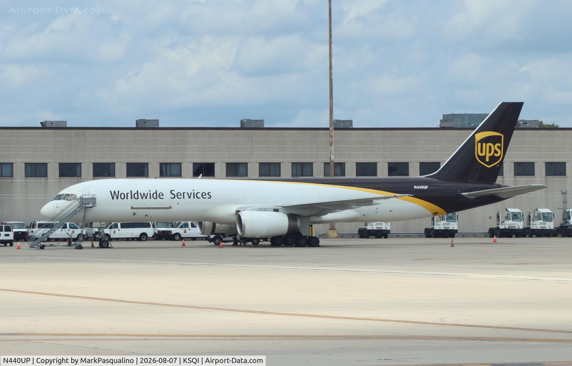 Aircraft N440UP, 1994 Boeing 757-24APF, c/n 25471, Boeing 757-24APF, at KSQI, photo by MarkPasqualino
