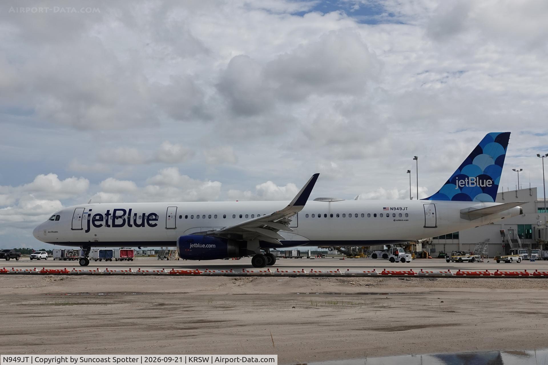 Aircraft N949JT, 2015 Airbus A321-231, c/n 6575, JetBlue 266 taxis at Southwest Florida International Airport prior to flight to Boston-Logan International Airport, at KRSW, photo by Suncoast Spotter