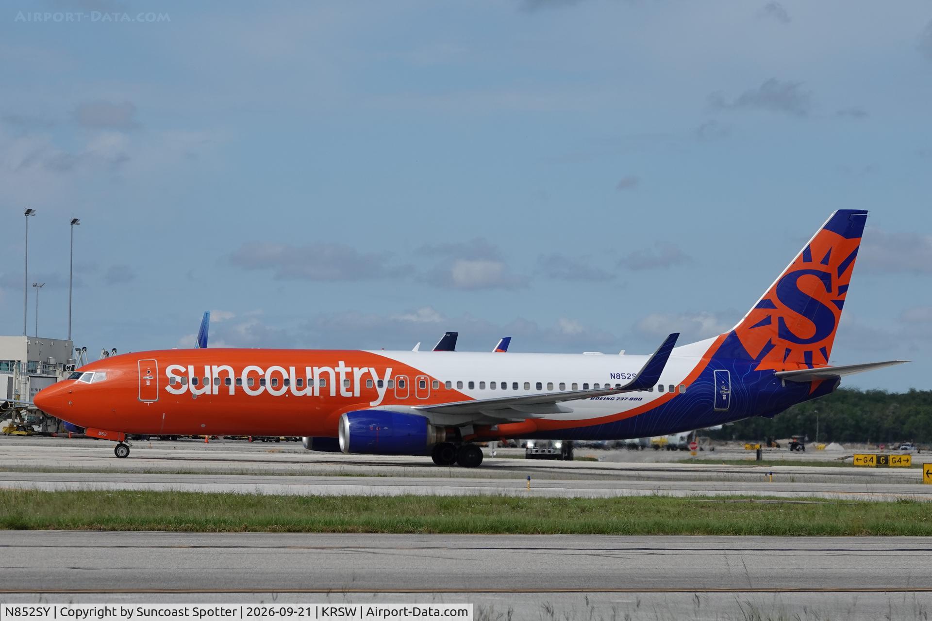 Aircraft N852SY, 2010 Boeing 737-89M, c/n 40910, Sun Country 383 taxis to the gate at Southwest Florida International Airport following flight from Minneapolis-St Paul International Airport, at KRSW, photo by Suncoast Spotter