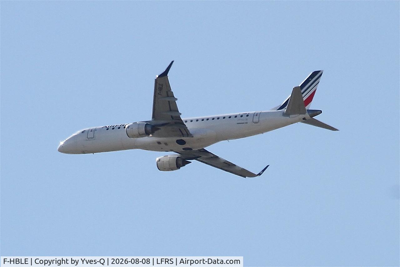 Aircraft F-HBLE, 2007 Embraer 190LR (ERJ-190-100LR), c/n 19000123, Embraer 190LR, long approach rwy 21, Nantes-Atlantique airport (LFRS-NTE), at LFRS, photo by Yves-Q