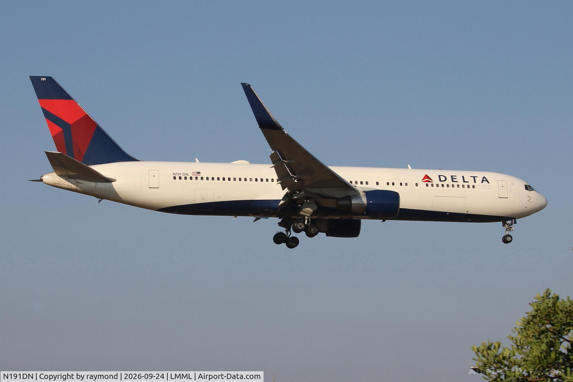 Aircraft N191DN, 1997 Boeing 767-332, c/n 28448, Boeing 767-332 reg N191DN of Delta Air Lines approaching RW31 MLA., at LMML, photo by raymond