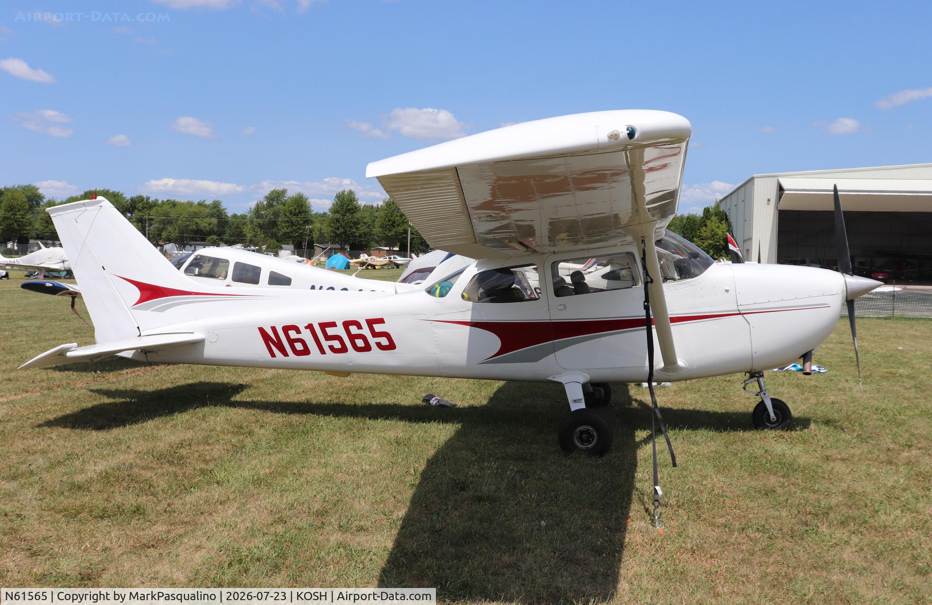 Aircraft N61565, 1975 Cessna 172M, c/n 17264643, Cessna 172M, at KOSH, photo by MarkPasqualino