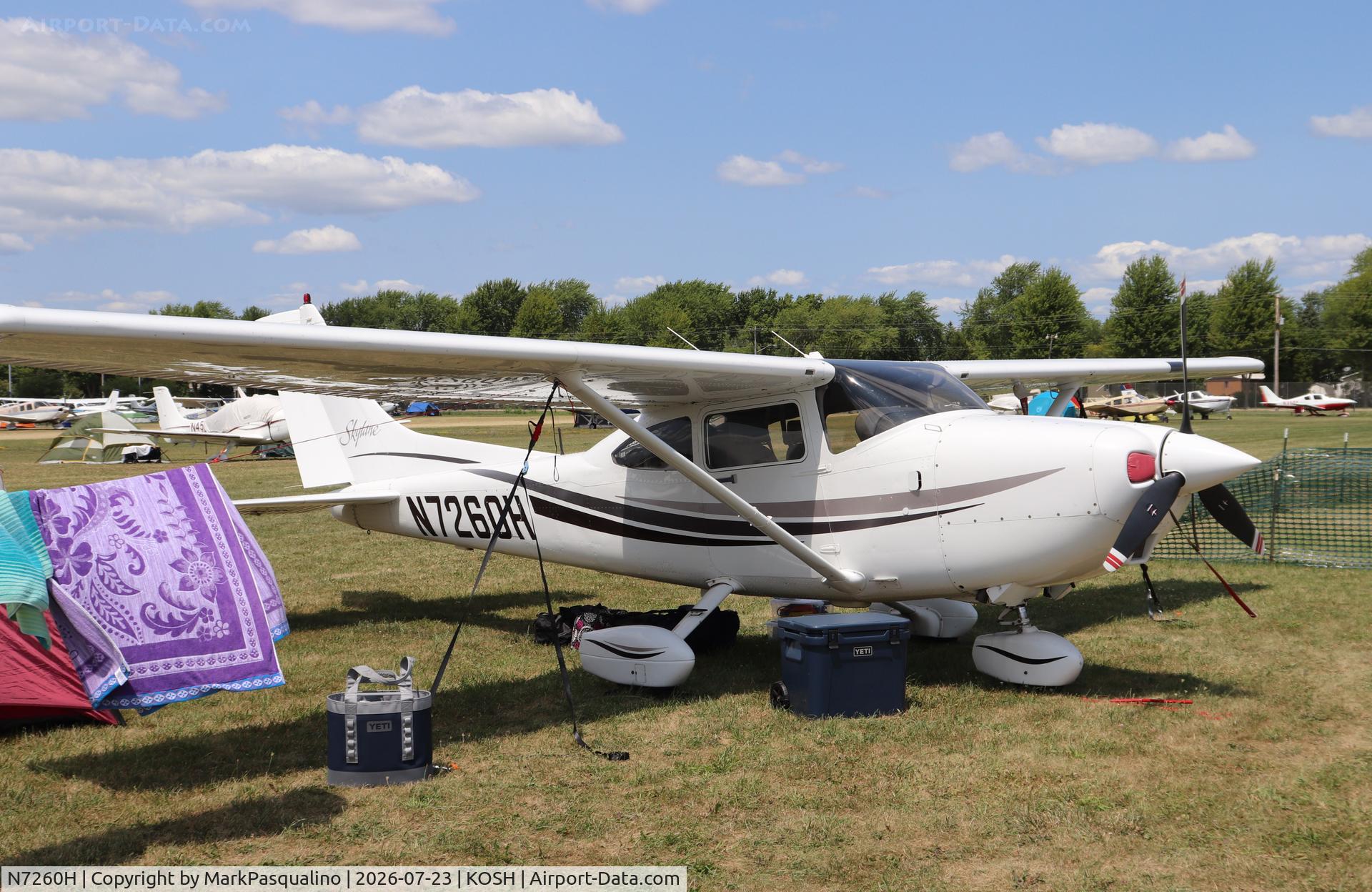 Aircraft N7260H, 2000 Cessna 182S Skylane, c/n 18280896, Cessna 182S, at KOSH, photo by MarkPasqualino
