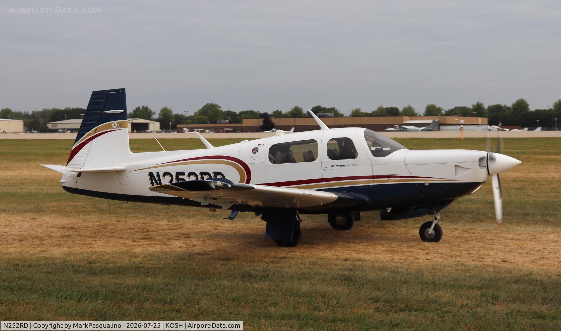 Aircraft N252RD, Mooney M20K, c/n 25-1154, Mooney M20K, at KOSH, photo by MarkPasqualino