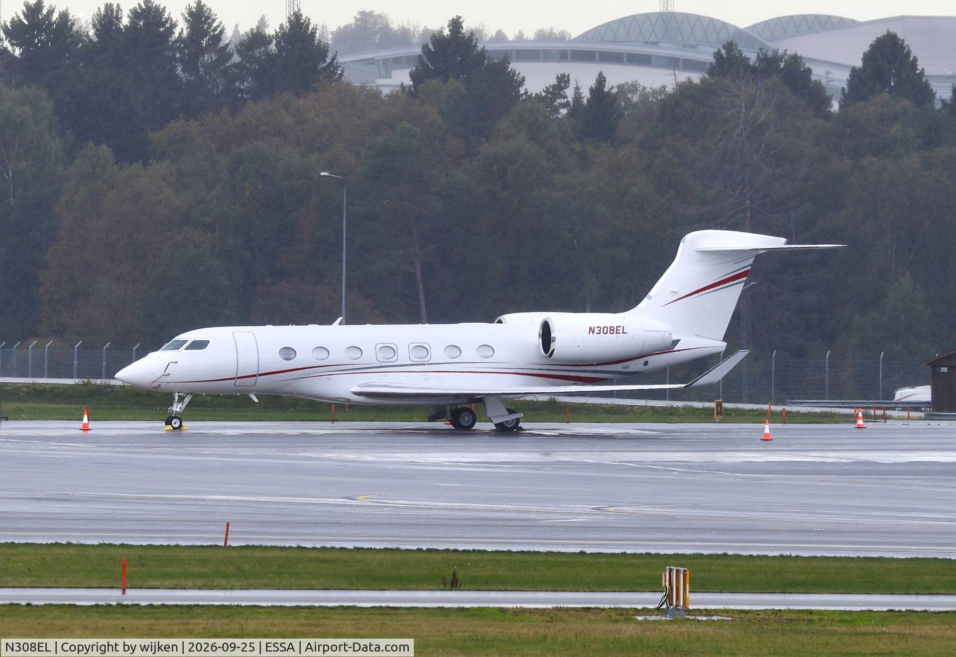 Aircraft N308EL, 2020 Gulfstream GVII-G500, c/n 72052, Ramp M, at ESSA, photo by wijken