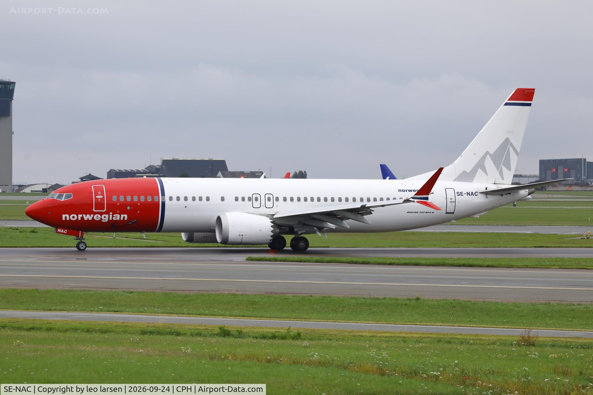 Aircraft SE-NAC, 2025 Boeing 737-8 MAX, c/n 66303 l/n 9211, Copenhagen 24.9.2026, at CPH, photo by leo larsen