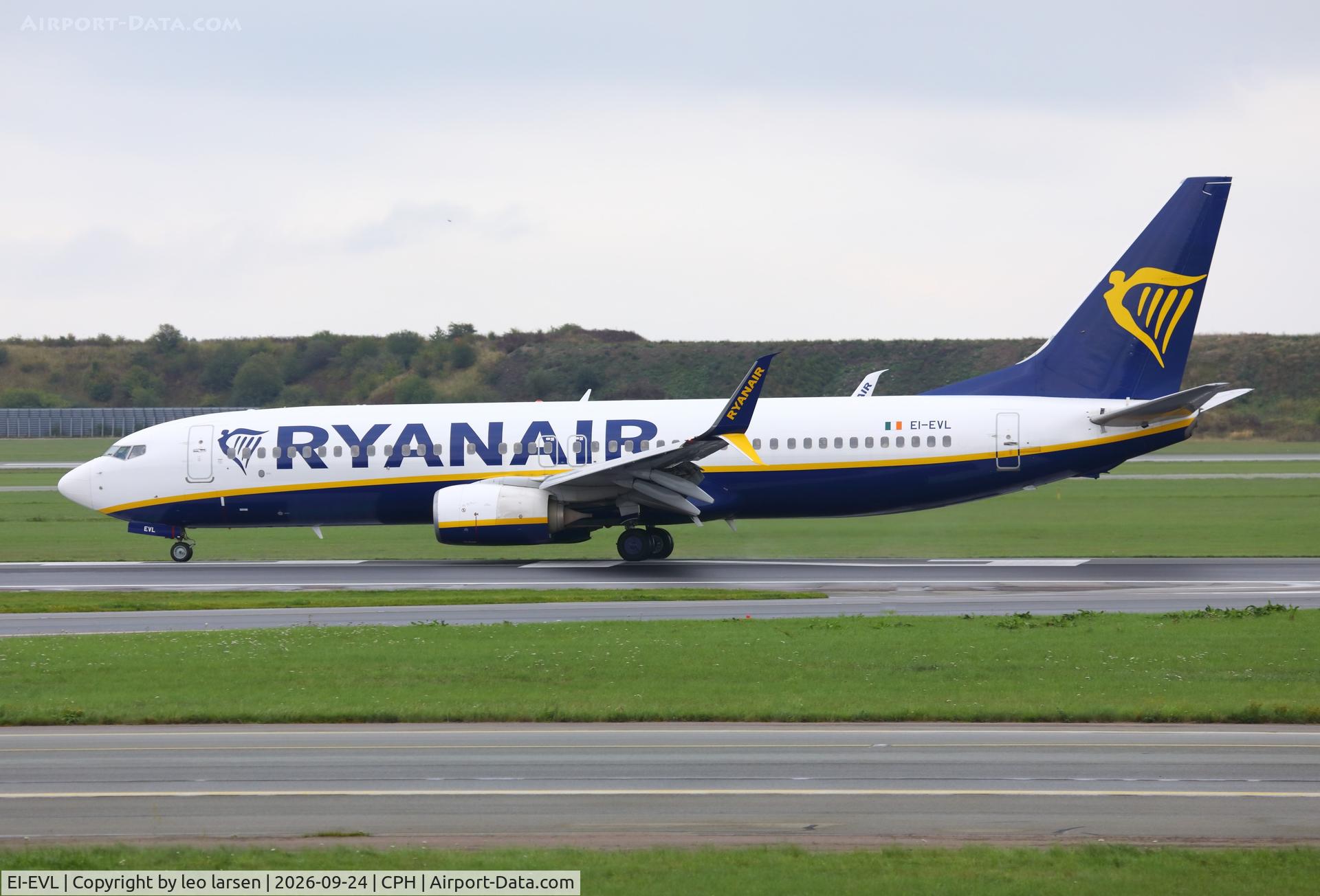 Aircraft EI-EVL, 2012 Boeing 737-8AS, c/n 40299 l/n 3974, Copenhagen 24.9.2026, at CPH, photo by leo larsen