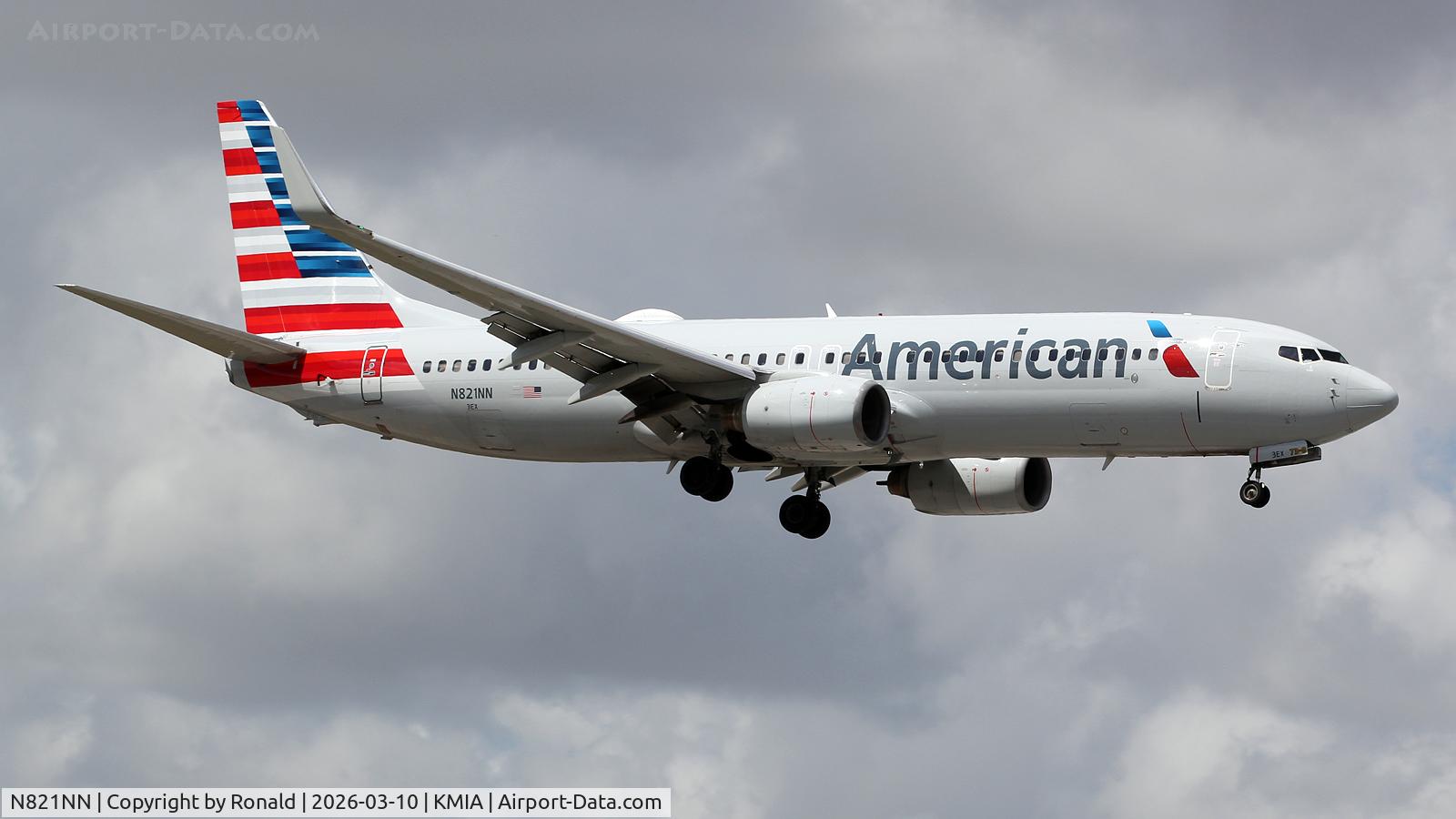 Aircraft N821NN, 2009 Boeing 737-823, c/n 30912, at mia, at KMIA, photo by Ronald