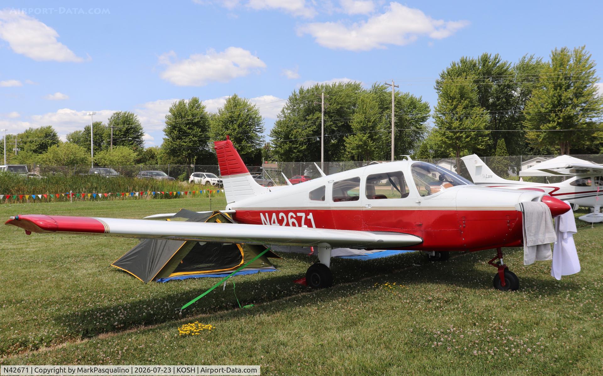 Aircraft N42671, 1974 Piper PA-28-151, c/n 28-7415398, Piper PA-28-151, at KOSH, photo by MarkPasqualino
