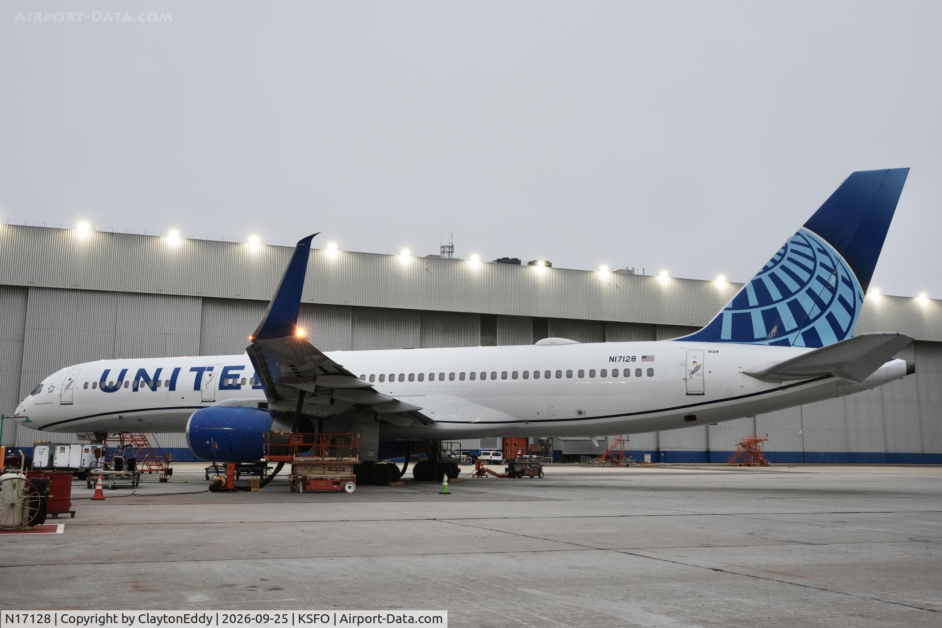 Aircraft N17128, 1998 Boeing 757-224, c/n 27567 l/n 795, SFO 2026, at KSFO, photo by ClaytonEddy