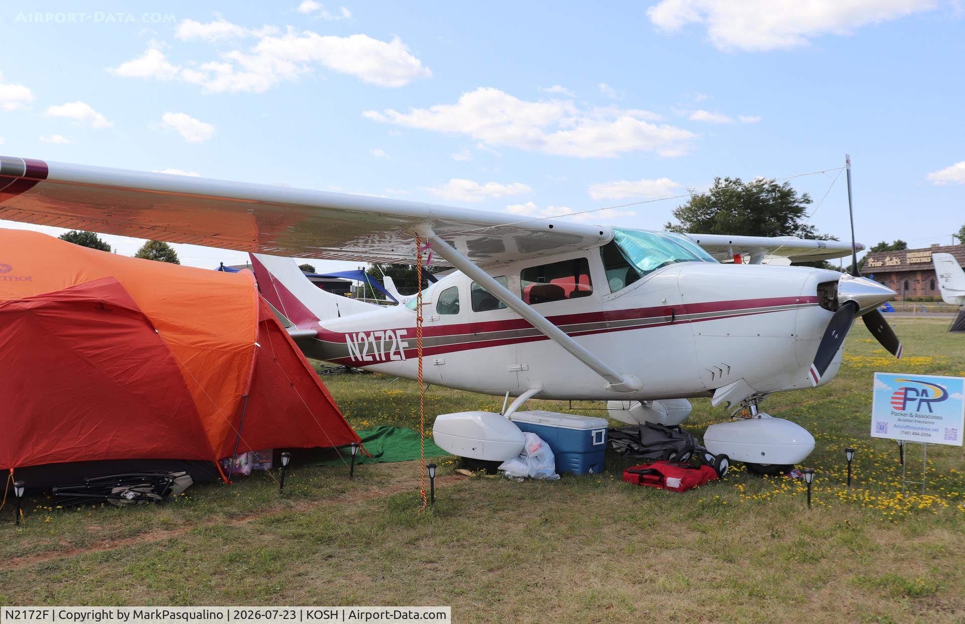 Aircraft N2172F, 1965 Cessna U206 Super Skywagon, c/n U206-0372, Cessna U206, at KOSH, photo by MarkPasqualino