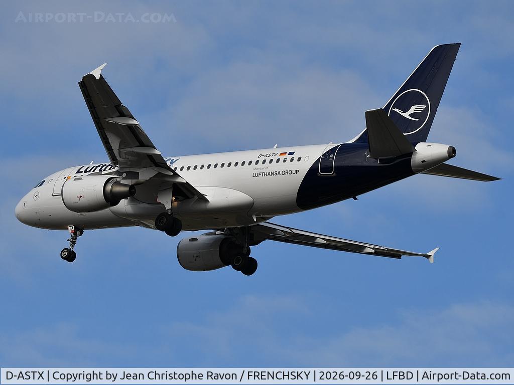 Aircraft D-ASTX, 2007 Airbus A319-111, c/n 3202, Munich (MUC) Bordeaux (BOD) VL2258, at LFBD, photo by Jean Christophe Ravon / FRENCHSKY
