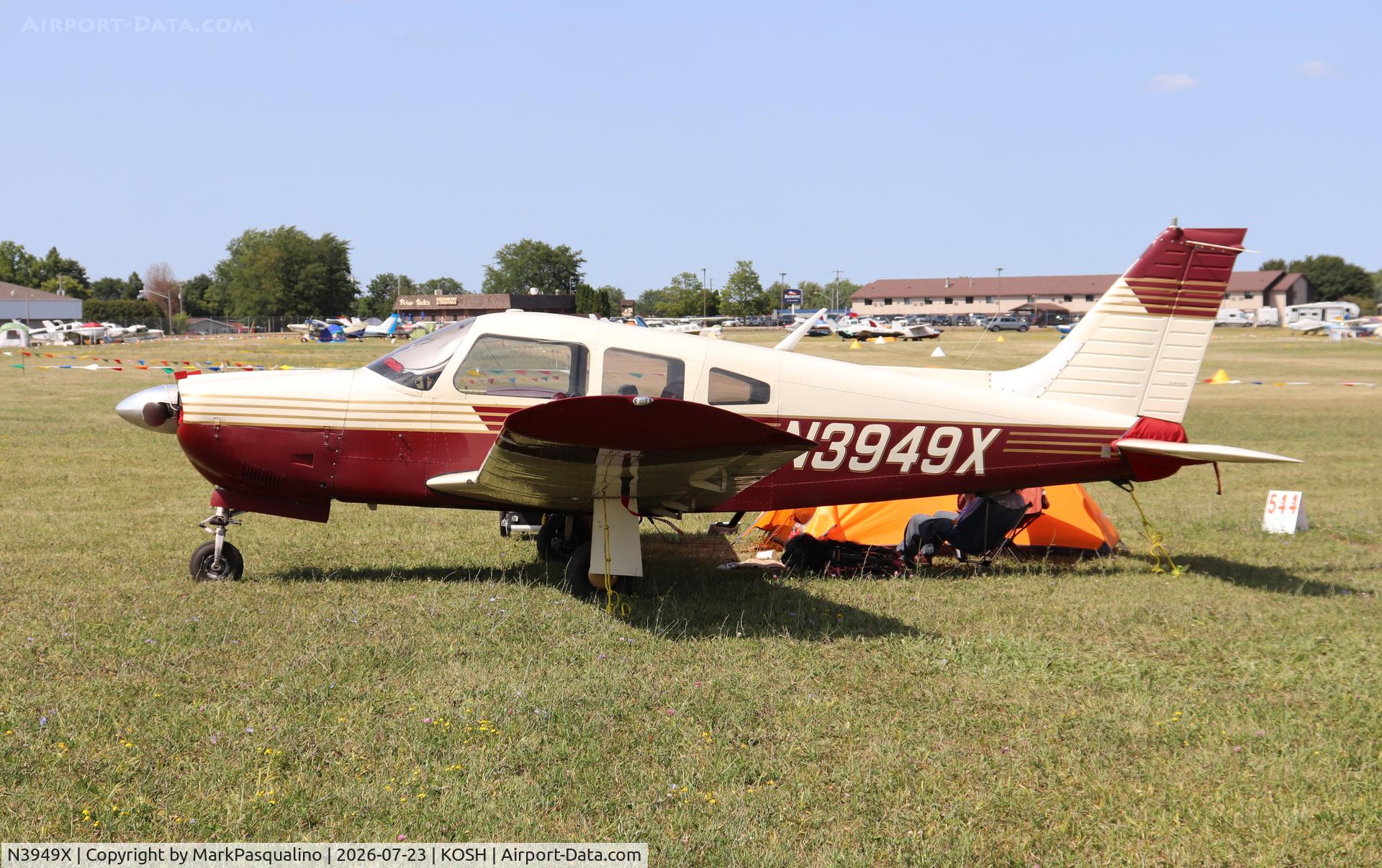 Aircraft N3949X, 1975 Piper PA-28R-200, c/n 28R-7535365, Piper PA-28R-200, at KOSH, photo by MarkPasqualino