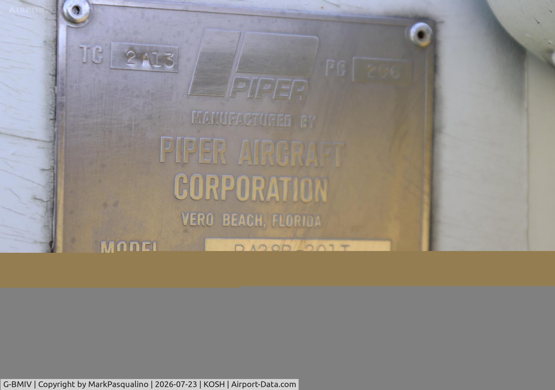 Aircraft G-BMIV, 1977 Piper PA-28R-201T Cherokee Arrow III, c/n 28R-7703154, Piper PA-28R-201T, at KOSH, photo by MarkPasqualino