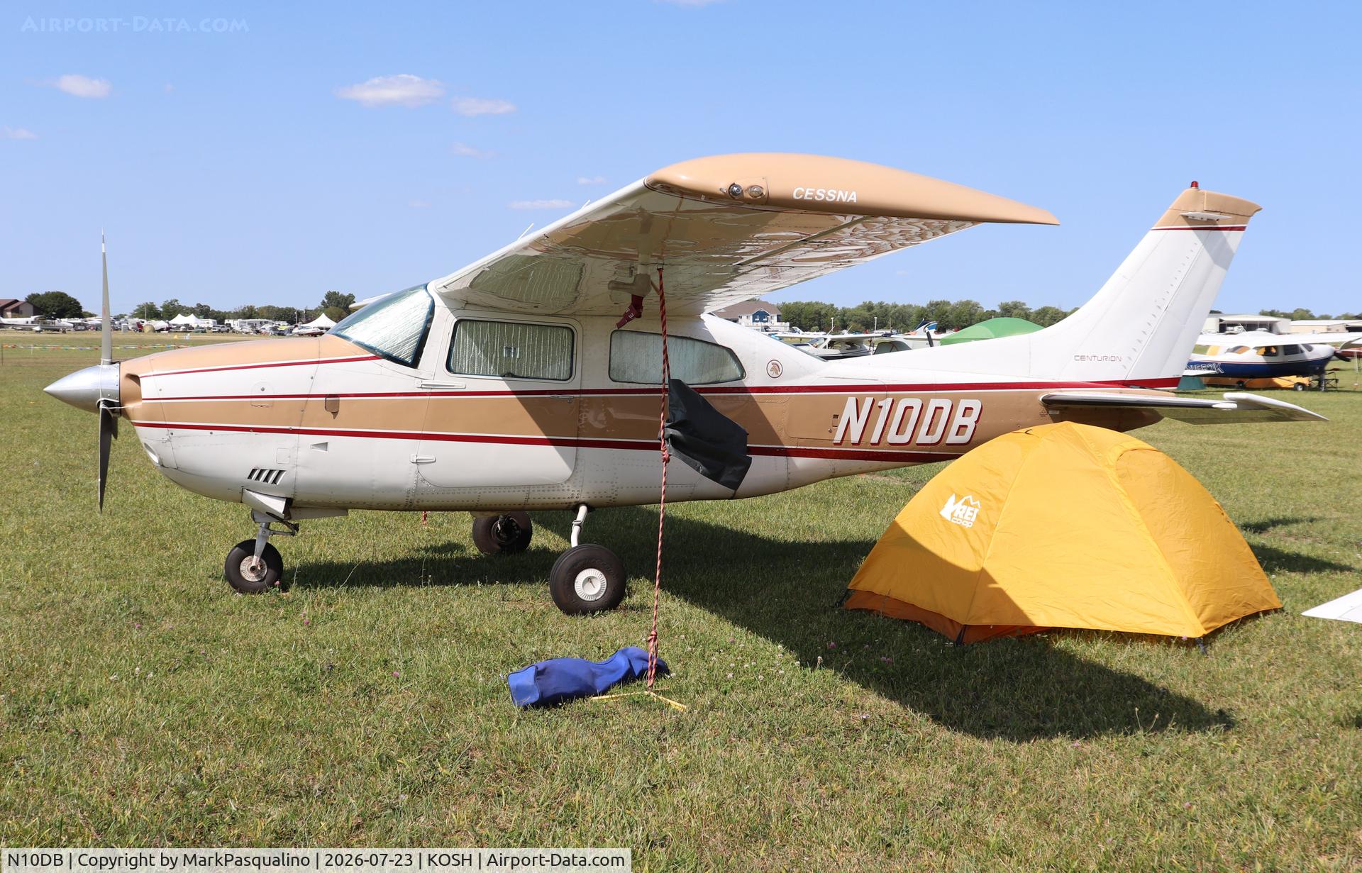 Aircraft N10DB, 1977 Cessna 210M Centurion, c/n 21062016, Cessna 210M, at KOSH, photo by MarkPasqualino